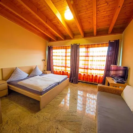 The Paddock Bed and breakfast 3*